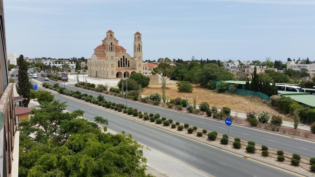 Adonis Apartment Paphos ภายนอก รูปภาพ