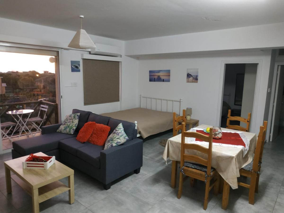 Adonis Apartment Paphos ภายนอก รูปภาพ